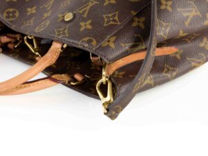 Louis Vuitton Montaigne MM