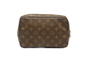Louis Vuitton Trousse Toilette 23